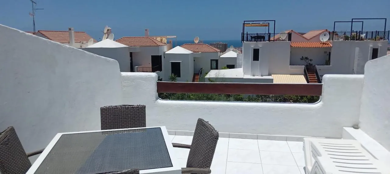 Charming Suite Los Cristianos Hill Heated Pool Лос Кристианос