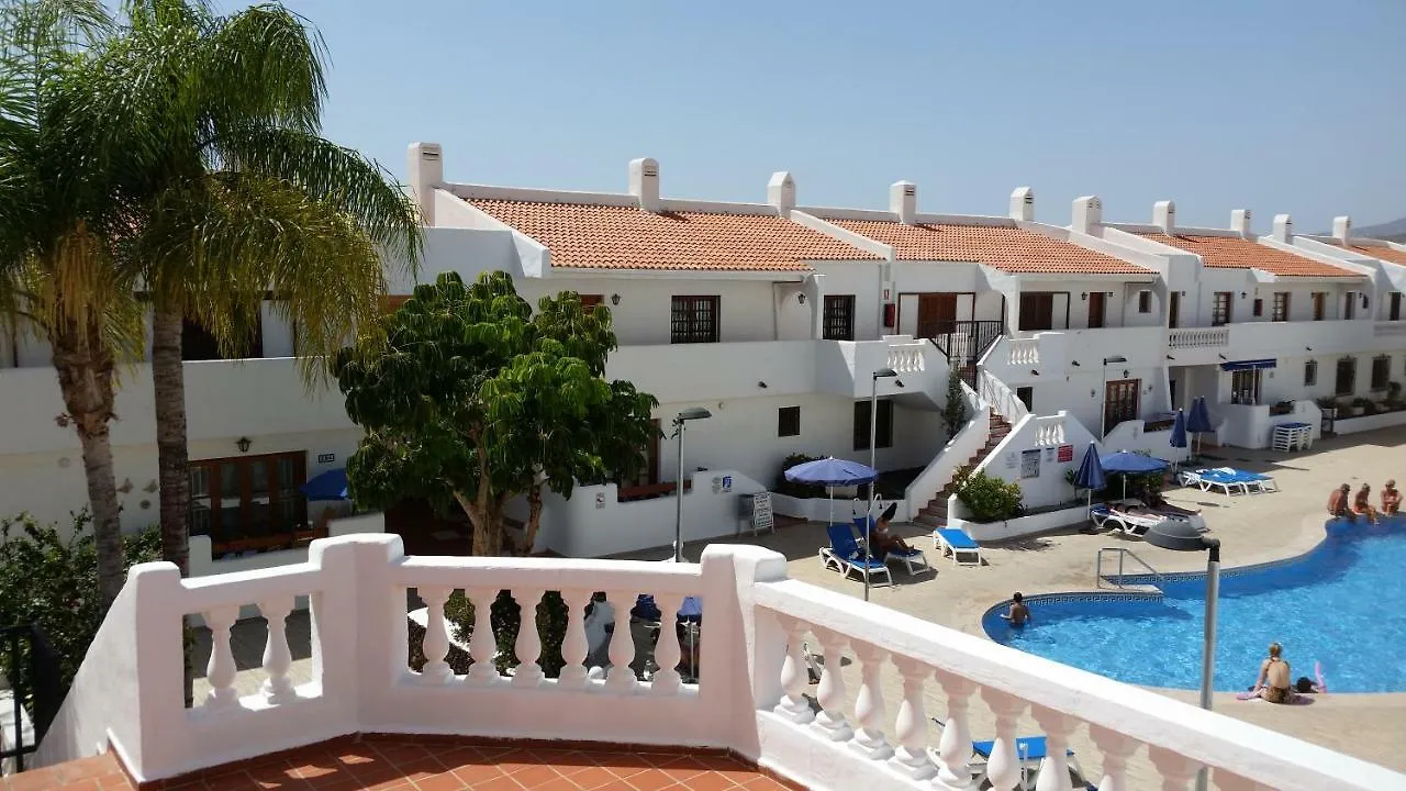 Charming Suite Los Cristianos Hill Heated Pool 0*, Лос Кристианос