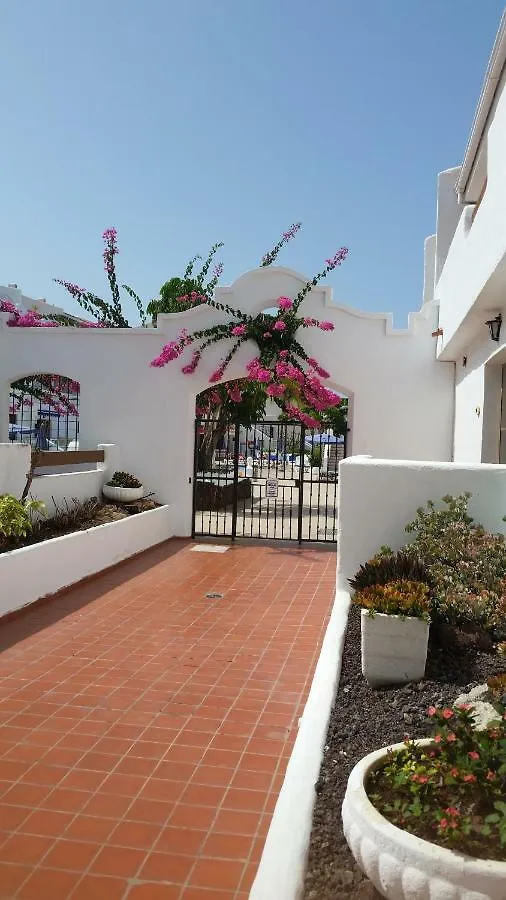 Charming Suite Los Cristianos Hill Heated Pool Апартаменты