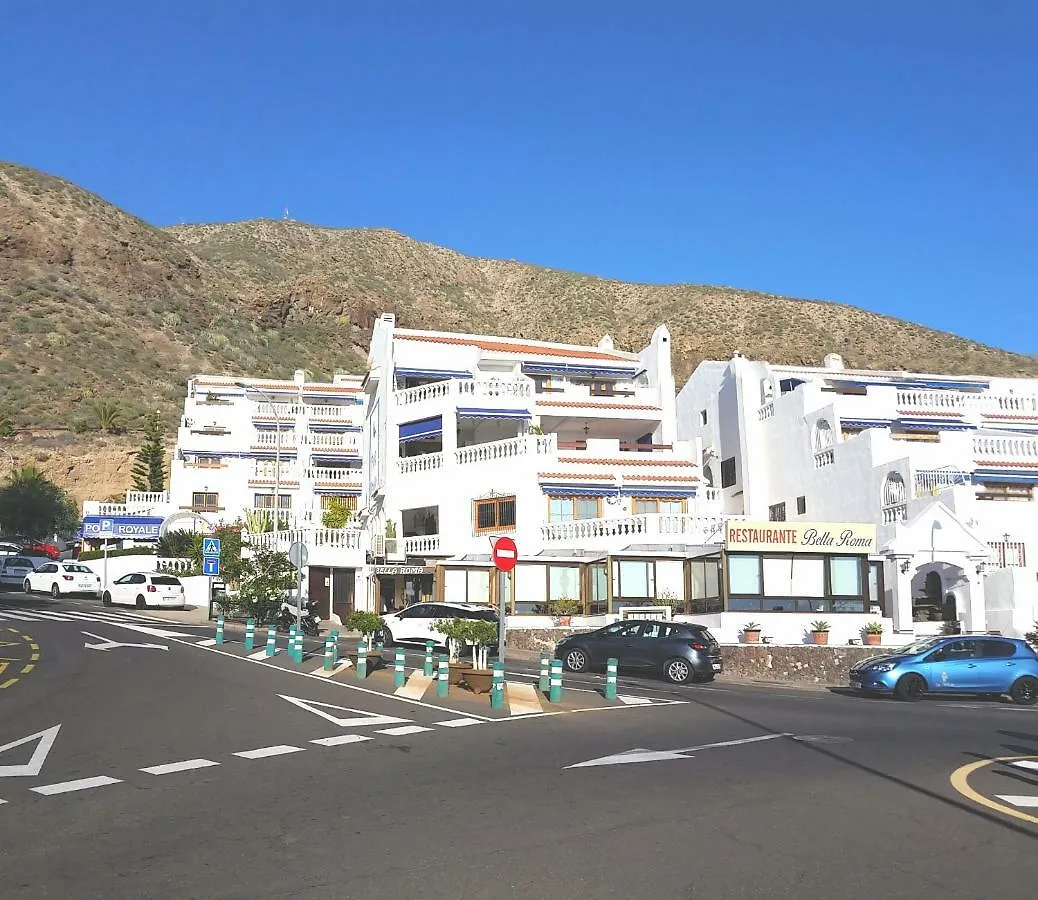 Charming Suite Los Cristianos Hill Heated Pool Apartment